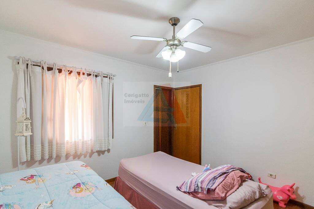 Casa para alugar com 3 quartos, 215m² - Foto 2