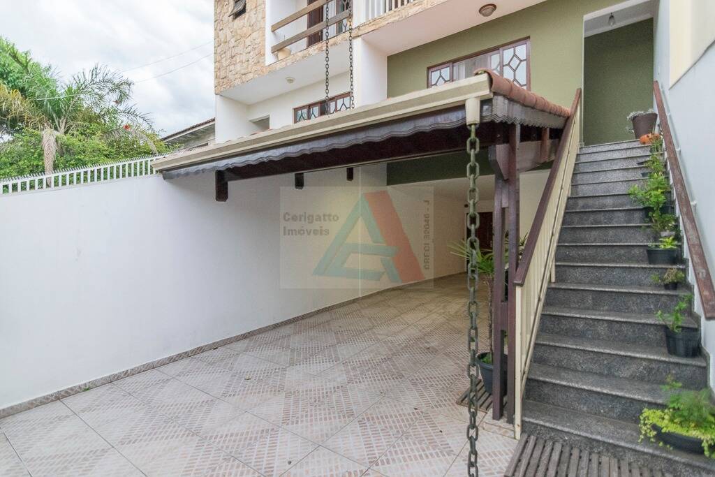 Casa para alugar com 3 quartos, 215m² - Foto 11