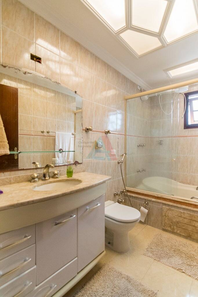 Casa para alugar com 3 quartos, 215m² - Foto 25
